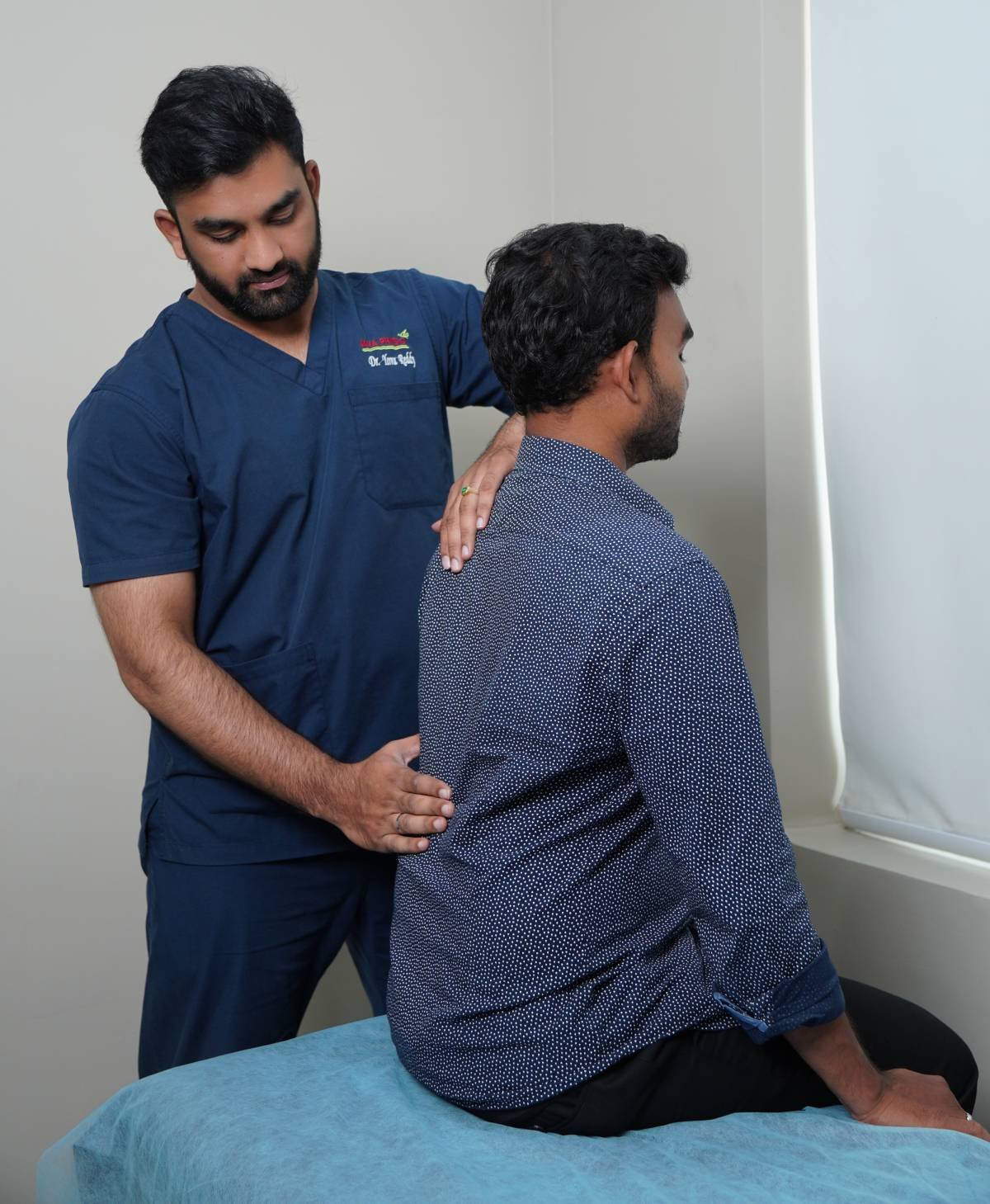 Physiotherapist providing Functional Training at Jaya Physio Clinics